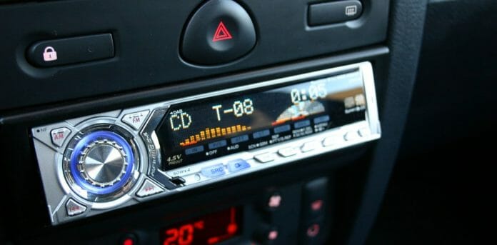 DAB+ radio ontvangen in de auto