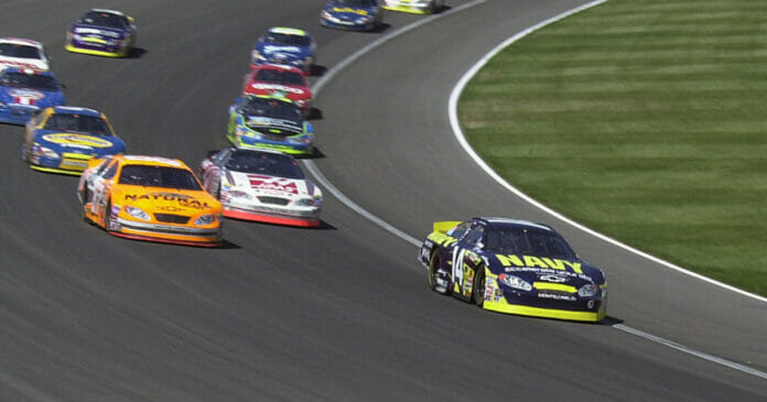 Hoe snel gaan NASCAR-auto's?