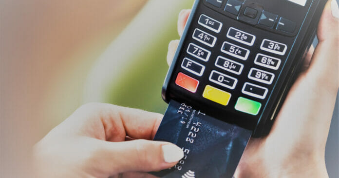 De betaalkaarten die u gebruikt met Apple Pay, wijzigen of verwijderen