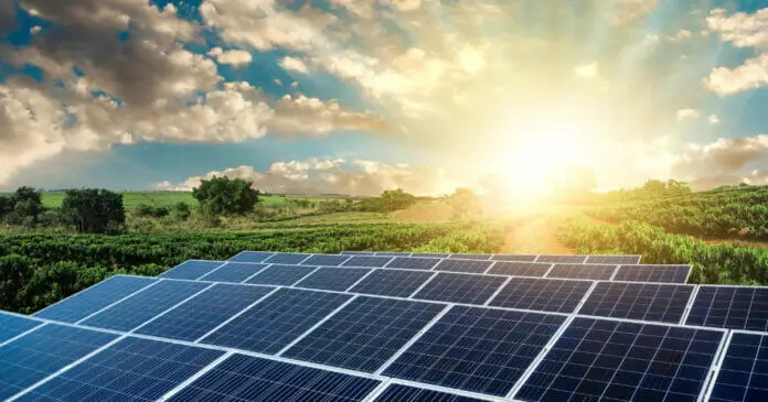 Integratie van zonne-energie: Basisprincipes voor omvormers en netwerkdiensten