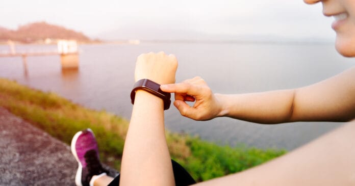 Mi Band 5 Gebruikershandleiding: Leren hoe te koppelen, verbinden & aanzetten