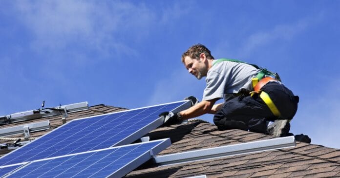 Afmetingen en gewicht van zonnepanelen: Een uitgebreide gids