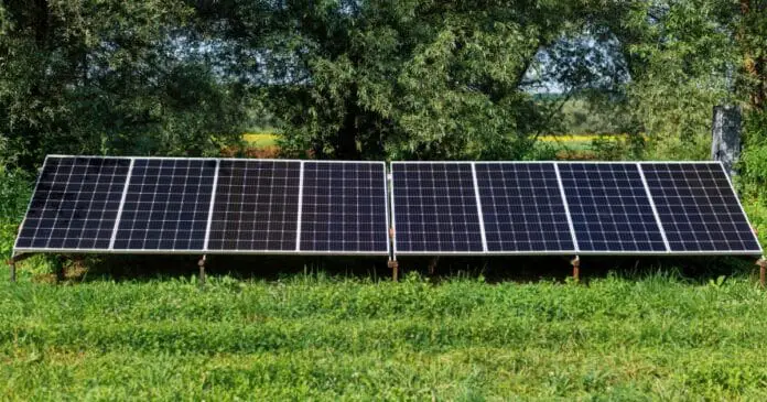 Alles over zonnepanelen op de grond (2024)